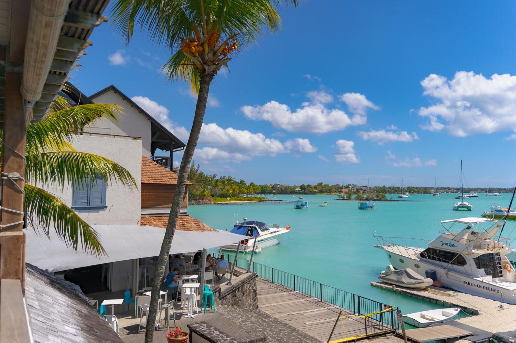 Beachfront Luxurious Stunning Sunset Boulevard Apartment, Grand Baie Extérieur photo