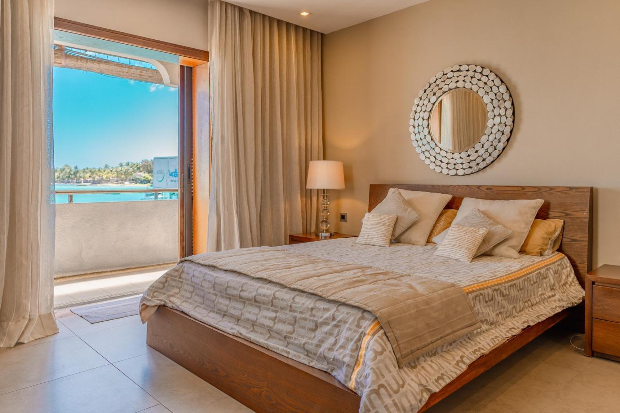 Beachfront Luxurious Stunning Sunset Boulevard Apartment, Grand Baie Extérieur photo
