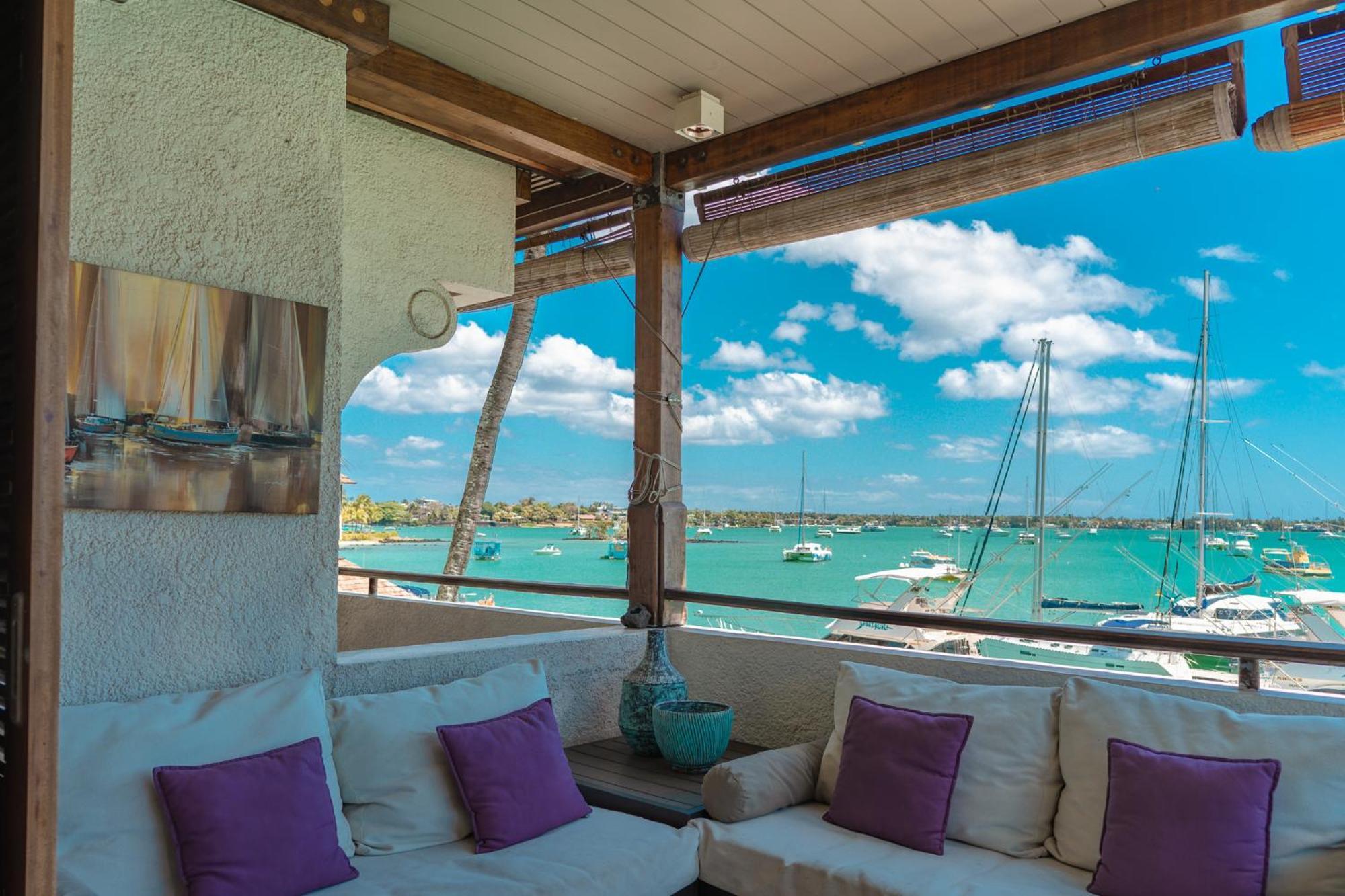 Beachfront Luxurious Stunning Sunset Boulevard Apartment, Grand Baie Extérieur photo